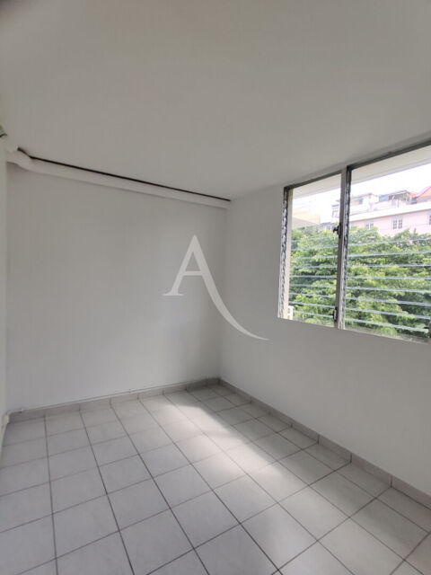  Appartement � louer 3 pi�ces 71 m�