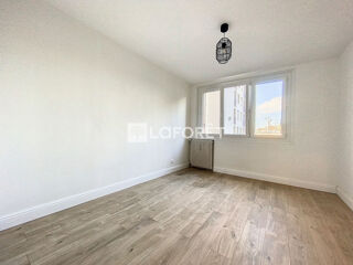  Appartement à louer 3 pièces 57 m²