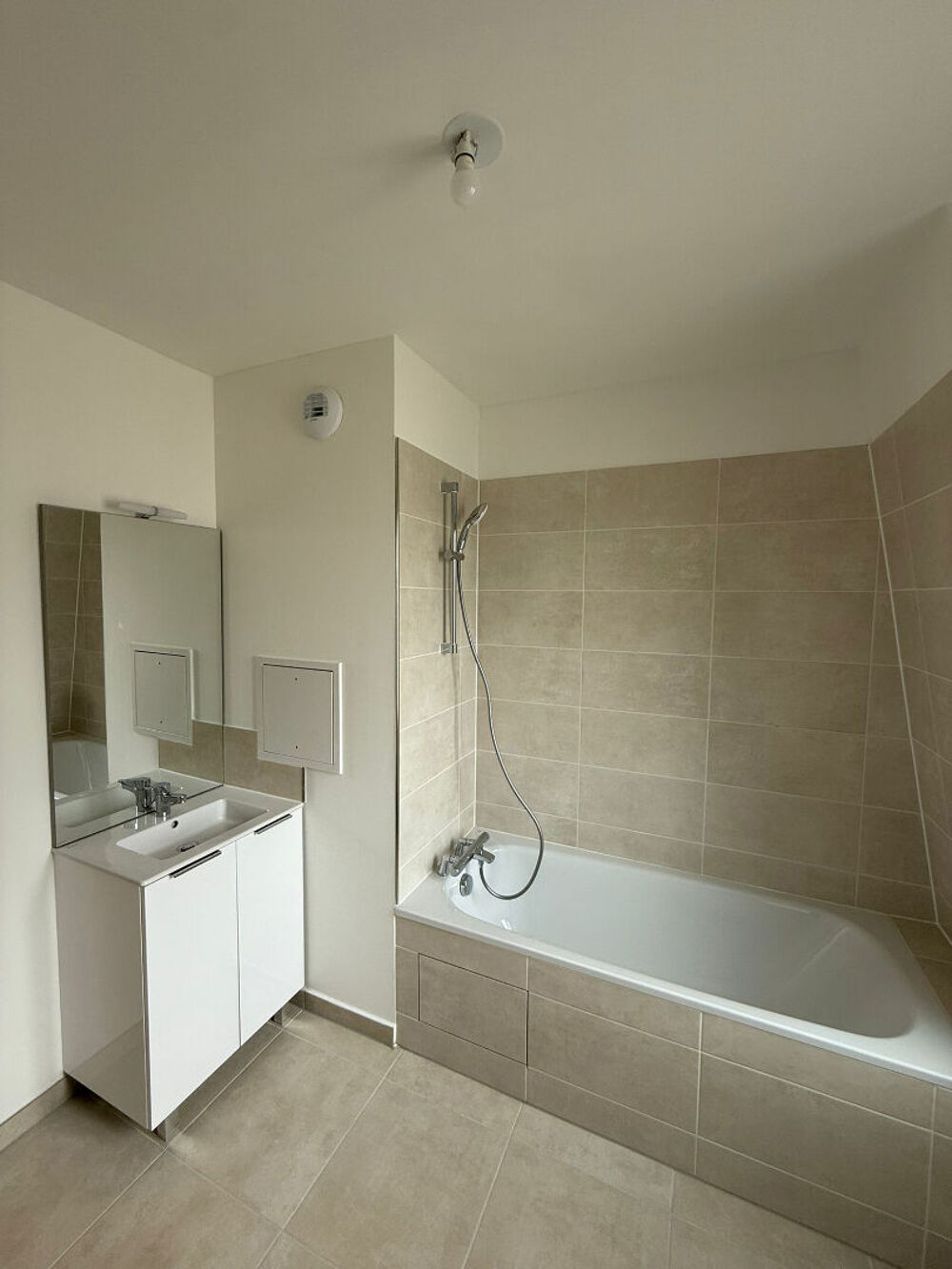Vente Appartement A VISITER ! BEAU 3 PIÈCES - DERNIER ÉTAGE - PARKING Clamart
