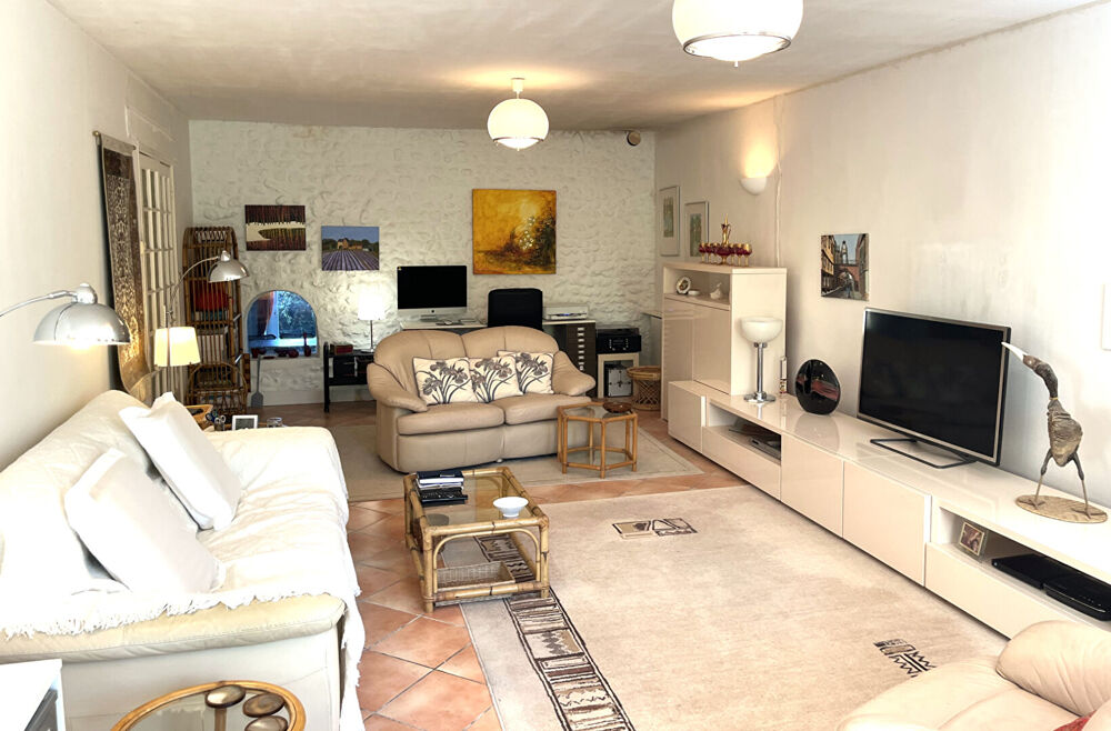 Maison Montmoreau Saint Cybard 7 pièce(s) 186 m2