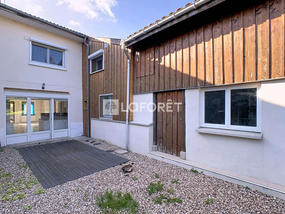Vente Maison Maison 138 m² avec 4 chambres et jardin, Verrières Verrieres
