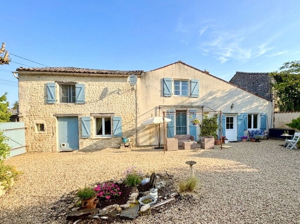 Charmante maison rénovée avec piscine, au calme, commerces à 5 km