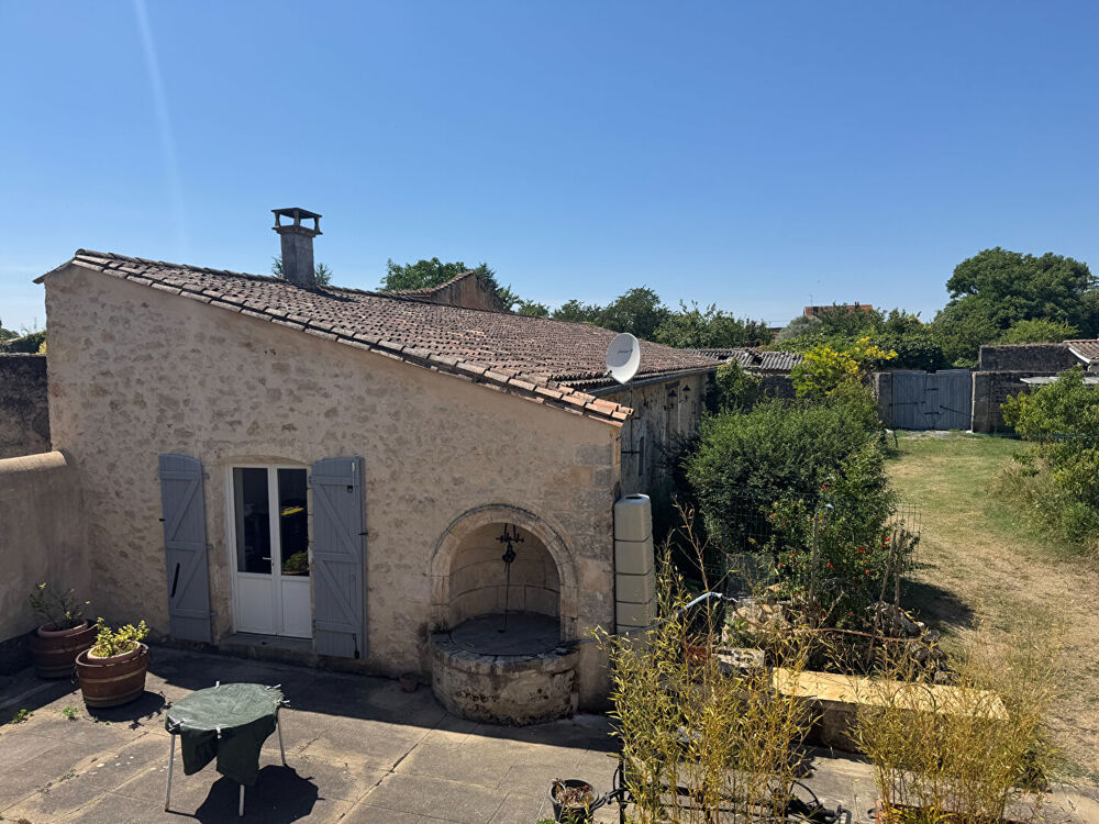 Charmante maison de caractère en pierres de 220m2 - Blaye centre