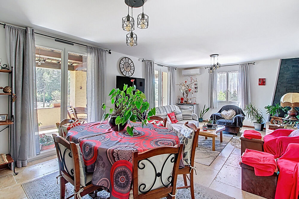 Vente Maison A VENDRE EN EXCLUSIVITE ! À  SAINT ANTONIN DU VAR Maison - 6 pièces 153 m2 sur un terrain de  1200 m2 avec piscine Saint antonin du var