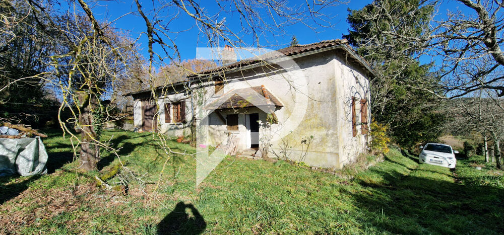 Maison en pierre à rénover à AGONAC