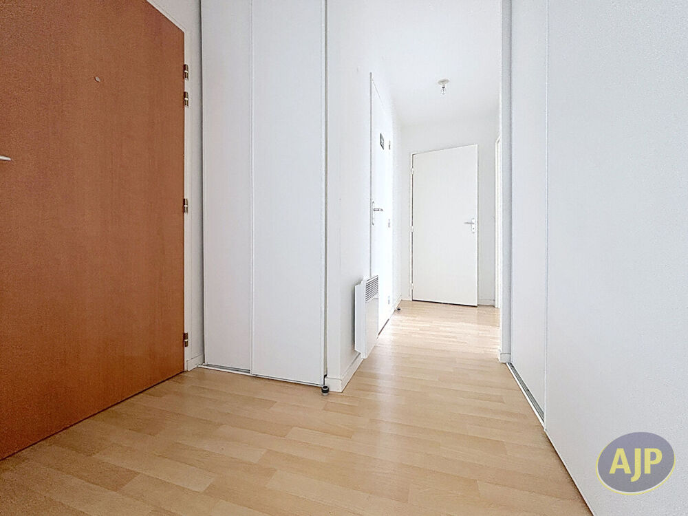 Vente Appartement À VENDRE  Appartement de 65 m² 2 chambres avec balcon et parking La roche sur yon