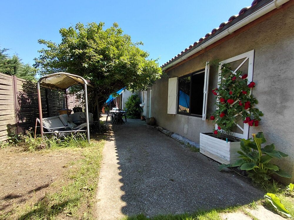 Vente Maison Maison 4 chambres sur terrain de 1675 m2 secteur Pugnac Pugnac