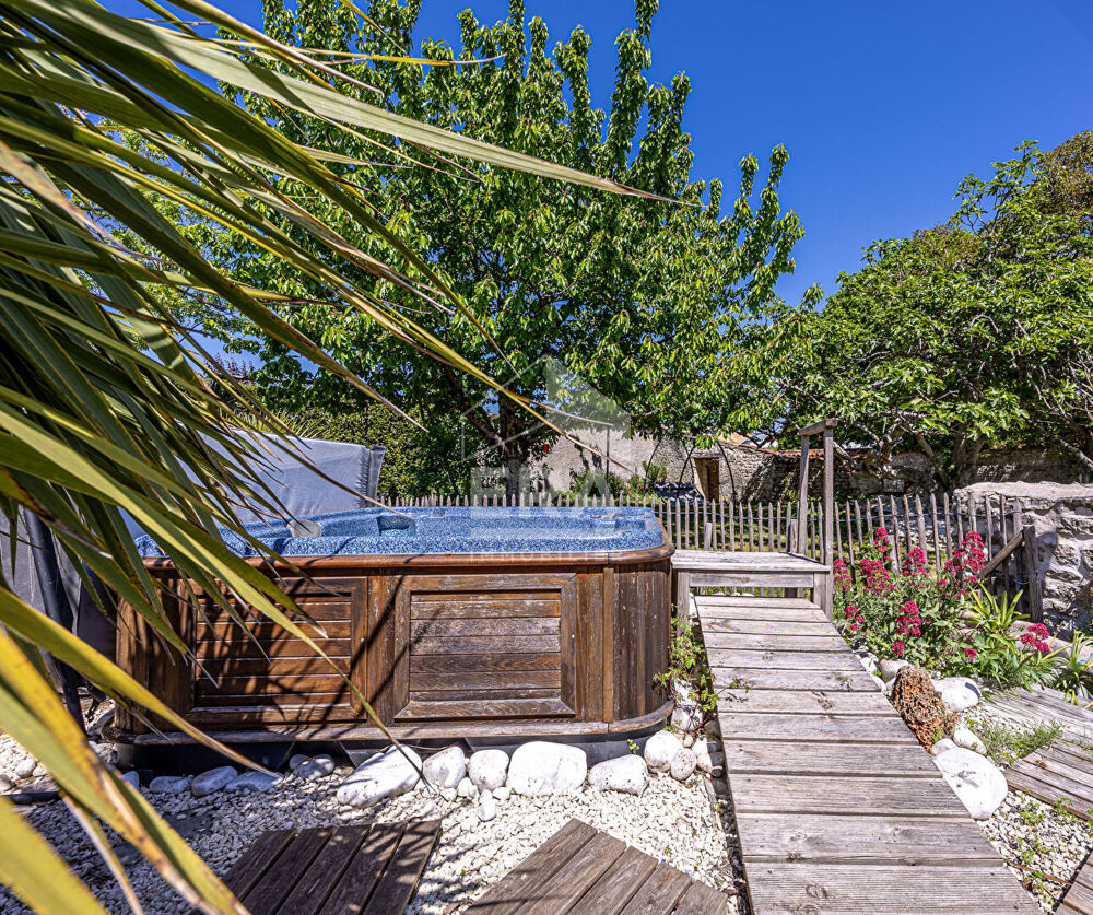 Maison en pierre Salles Sur Mer