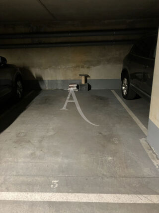  Parking / Garage � louer 
