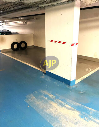  Parking / Garage à vendre 