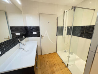  Maison  vendre 7 pices 230 m