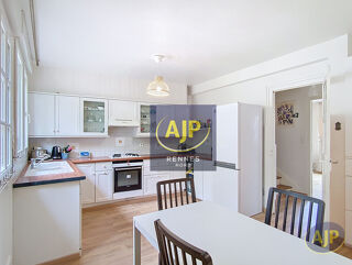  Maison � vendre 10 pi�ces 220 m�