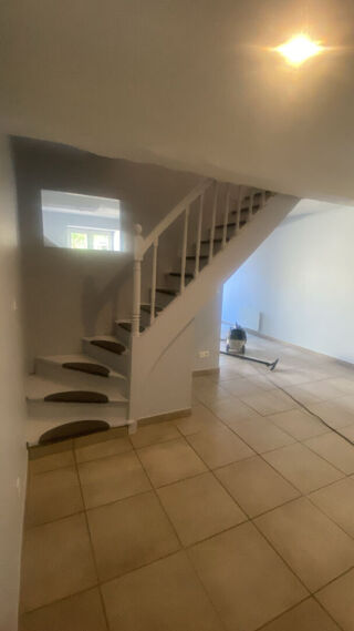  Appartement à louer 3 pièces 60 m²