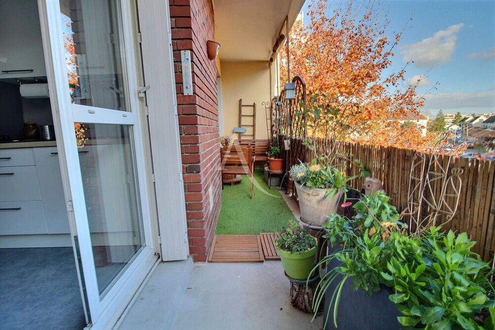 Vente Appartement Appartement 3 pièces  sans travaux et avec décoration actuelle Maurepas
