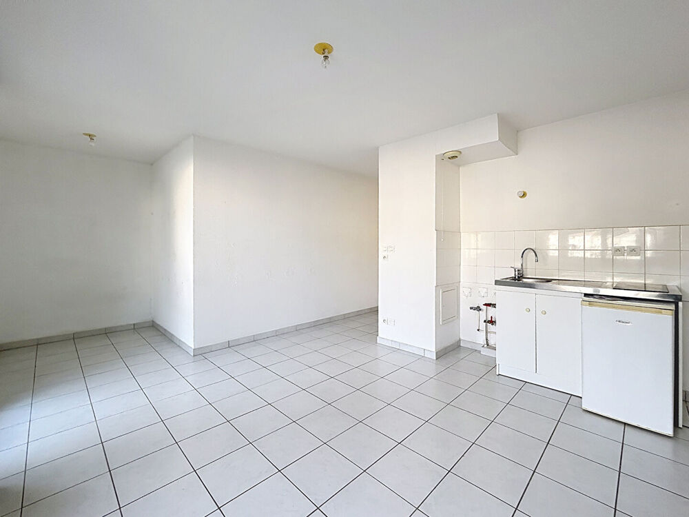 Location Appartement A LOUER - Studio avec terrasse 28m² Montélimar Montelimar