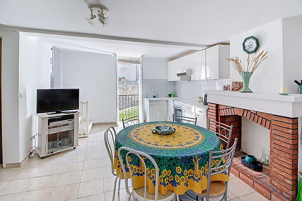 Maison 3 pièces 93 m² · à Entrecasteaux · 93 m² · 125 000 €