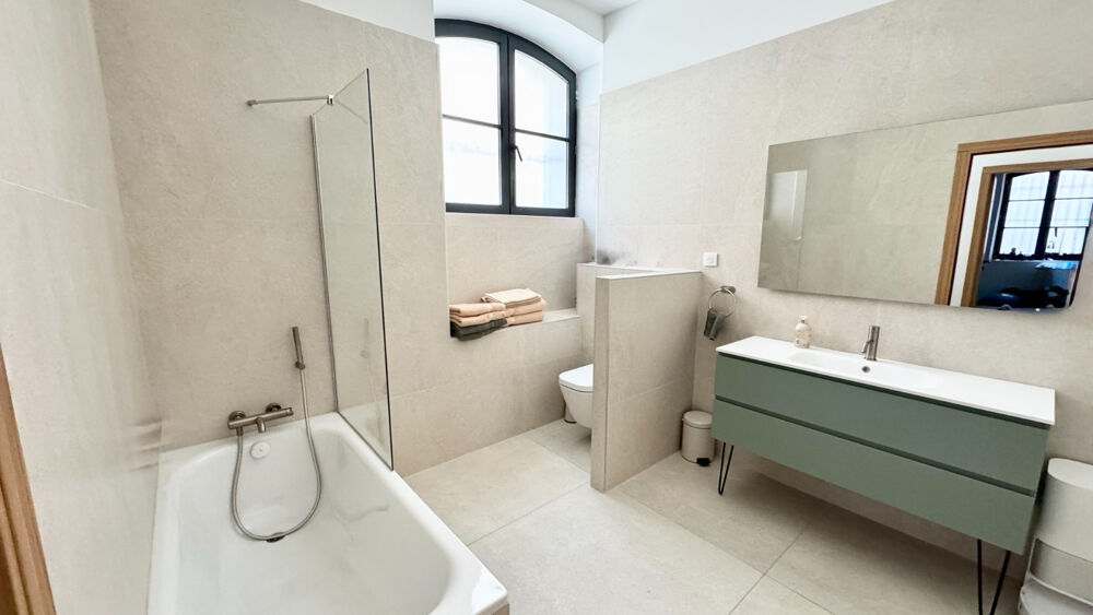 Location Maison AIX CENTRE MAISON NEUVE  PISCINE 240M² 5 CHAMBRES Aix en provence