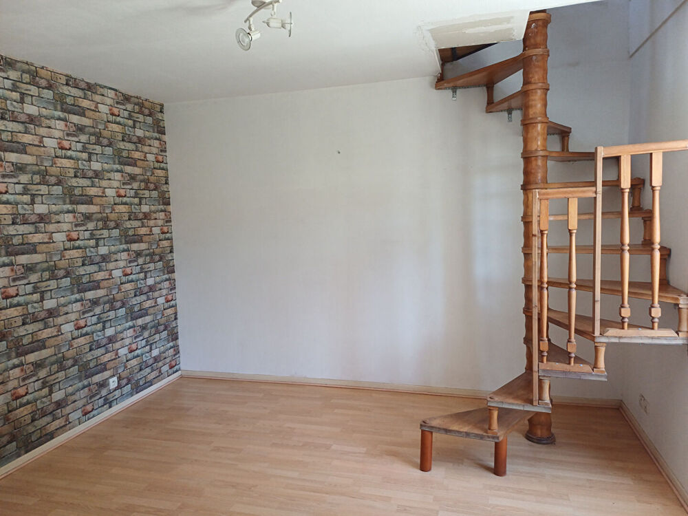 Vente Maison Maison ancienne de 4 pièces à vendre à Vernoil le Fourrier Vernoil le fourrier