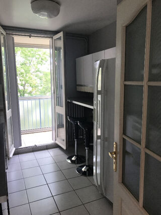  Appartement à louer 4 pièces 69 m²