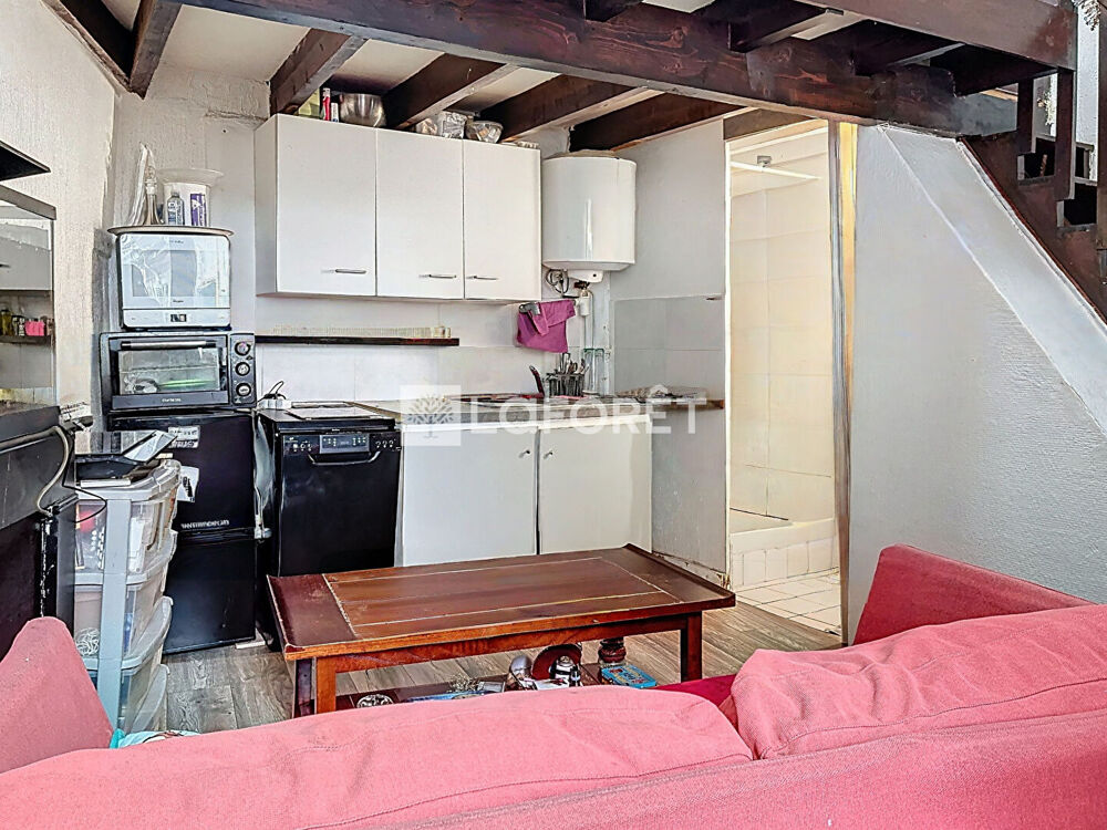 Vente Appartement Studio loué lumineux avec mezzanine et charme ancien Centre historique de Chambéry Chambery