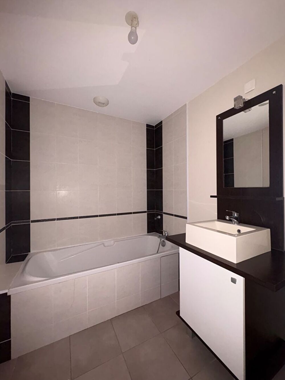 Location Appartement Appartement T2 meublé quartier Maubec Montélimar