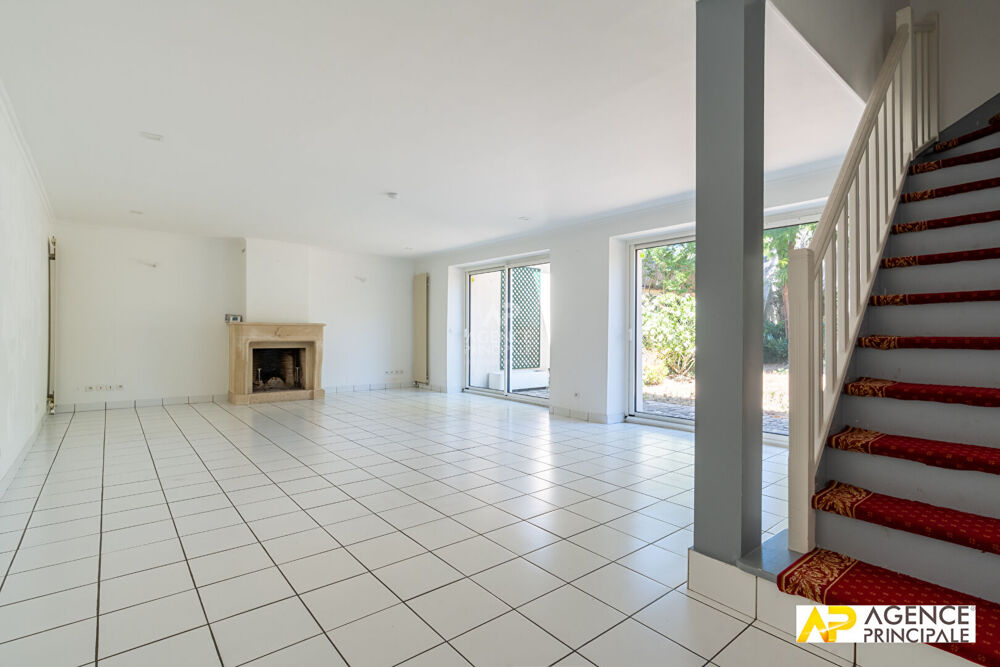 Maison Le Mesnil Le Roi 8 pièce(s) 145 m2