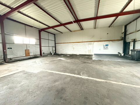 Entrep&ocirc;t - Atelier - Boutique de 221m&sup2; + Appartement 5 pi&egrave;ces de 128 m&sup2; - ORNEX 650000 01210 Ornex