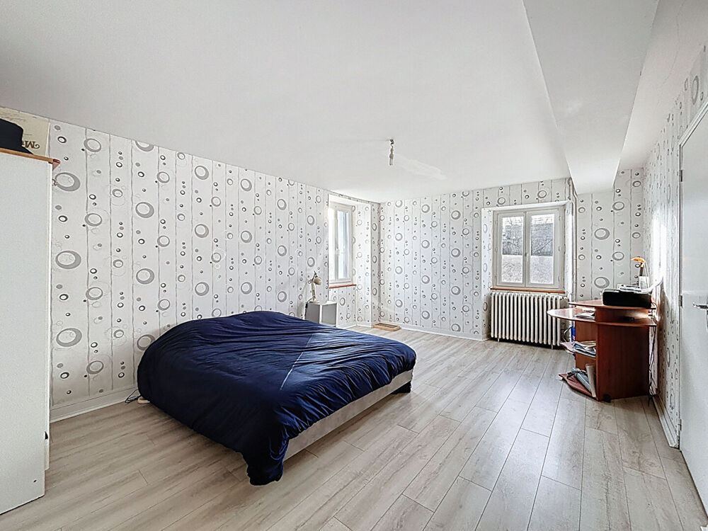 Maison divisée en 2 appartements - Idéal investisseur !