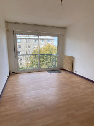  Appartement à louer 3 pièces 49 m²