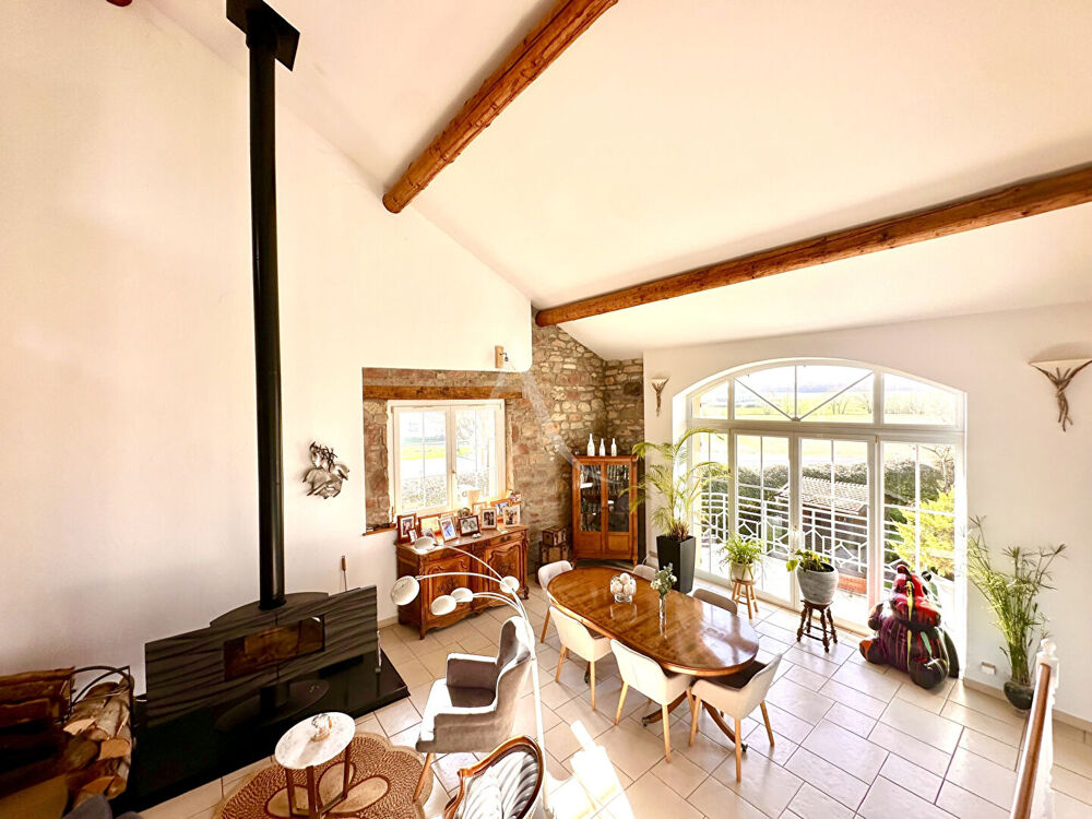 Charmante maison d'environ 204 m² !