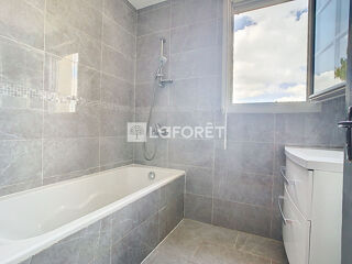  Appartement à louer 4 pièces 98 m²
