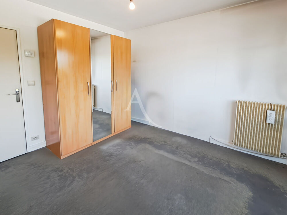 Appartement Arpajon de 4 pièces de 86 m2 avec 3 chambres, cave et terrasse.