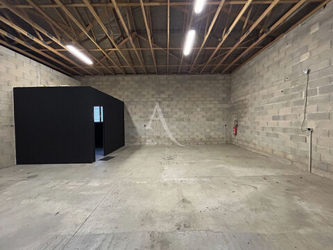 Entrepôt / local industriel Marguerittes 100 m2 900 30320 Marguerittes