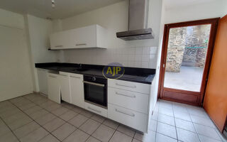  Appartement à louer 3 pièces 92 m²