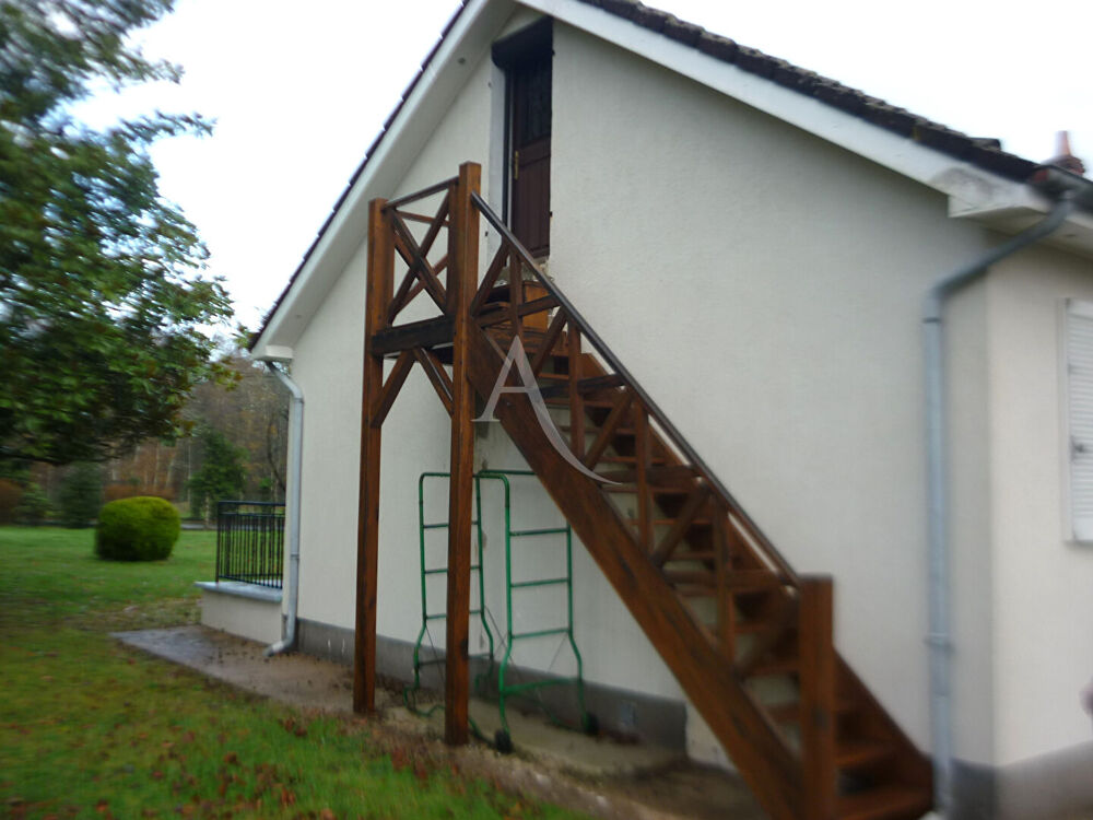 Maison sur 2823m² de terrain et nombreuses dépendances