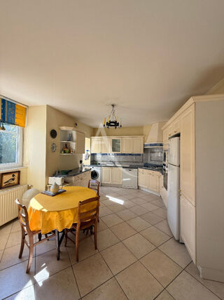  Appartement à vendre 5 pièces 165 m²