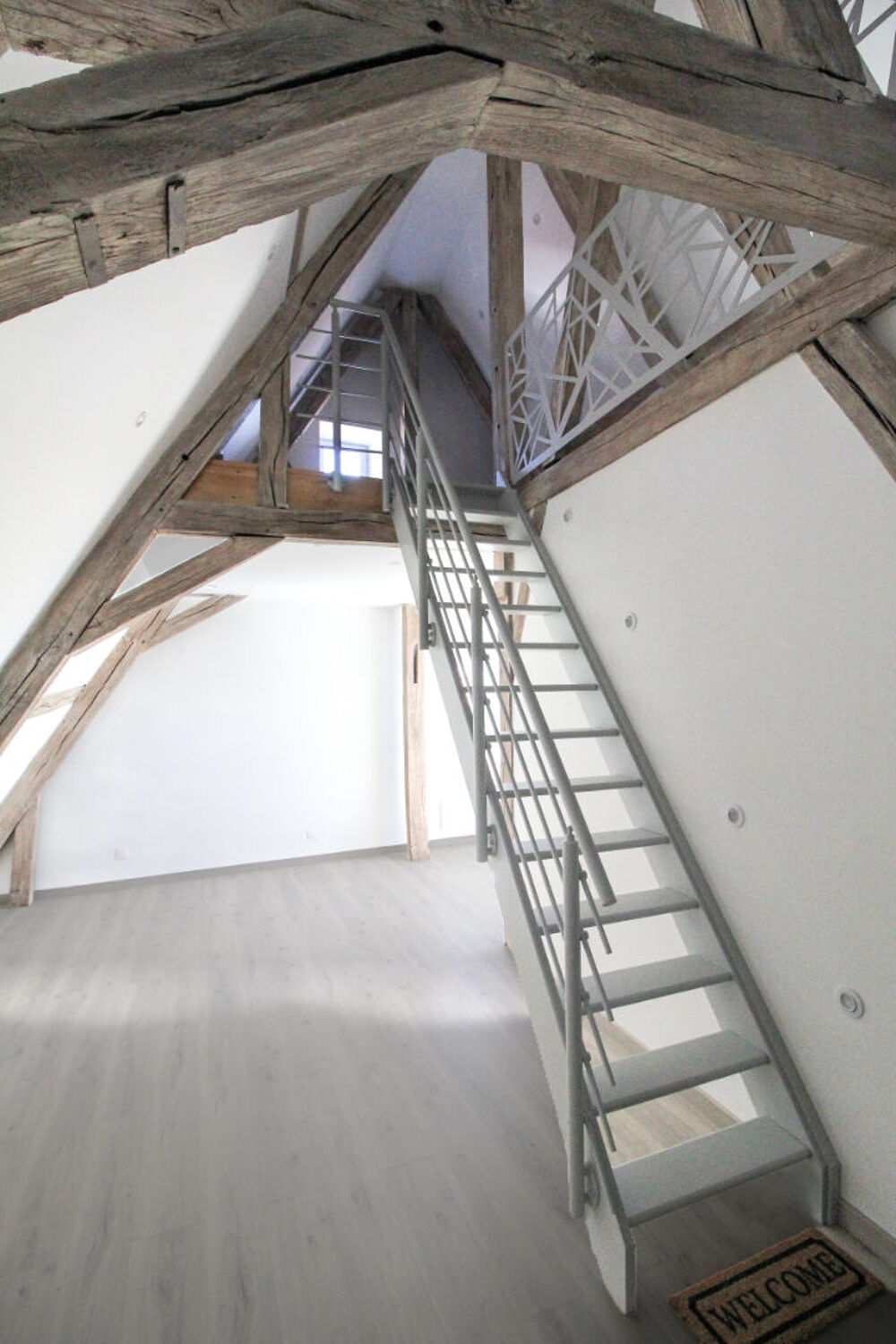 Vente Appartement A VENDRE Exceptionnel T2 Bis avec Mezzanine  Hôtel Particulier Dijon Centre (Place Bossuet) Dijon