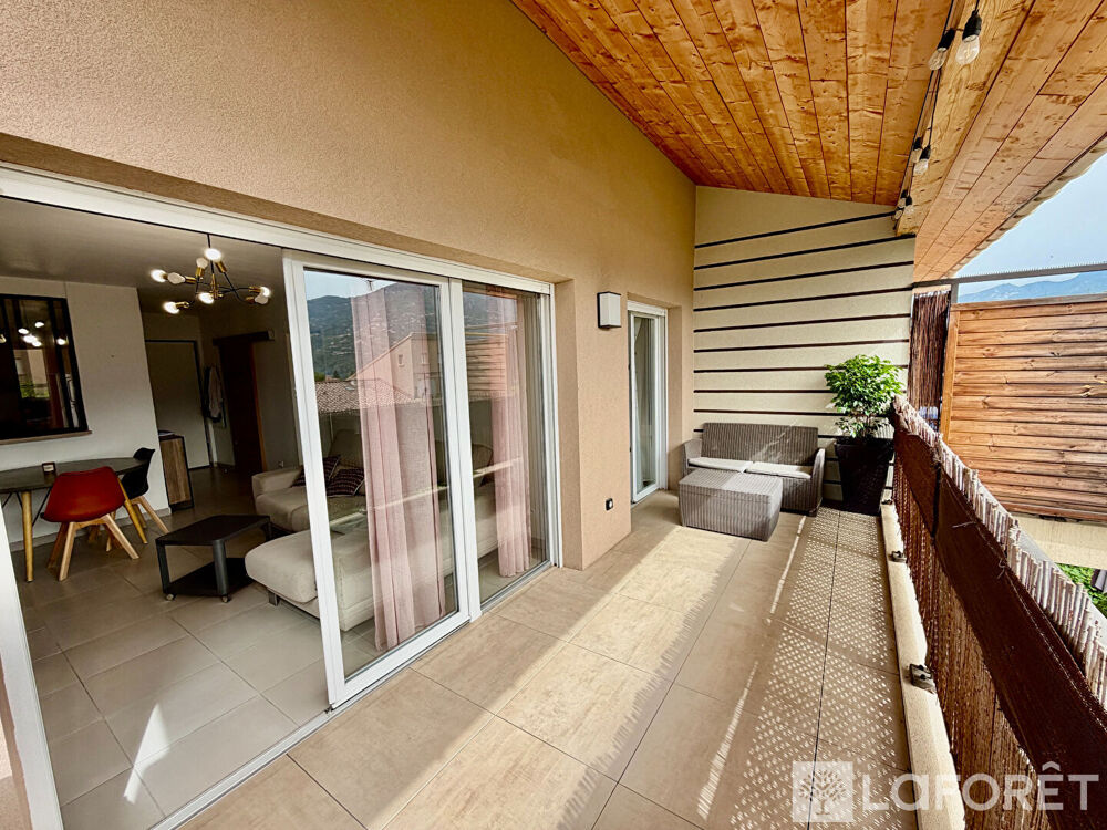 Location Appartement A louer - 2P -dernier étage -   PLANS DE CARROS - 2 PARKINGS en ss Carros