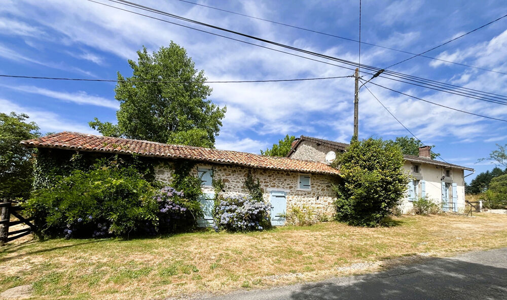 Vente Maison Charmante maison individuelle rénovée de 4 chambres avec piscine, jardin et terrain. Maisonnais sur tardoire