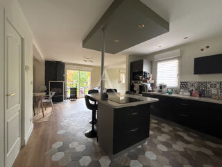  Maison  vendre 8 pices 163 m