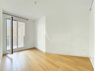  Appartement à louer 4 pièces 121 m²