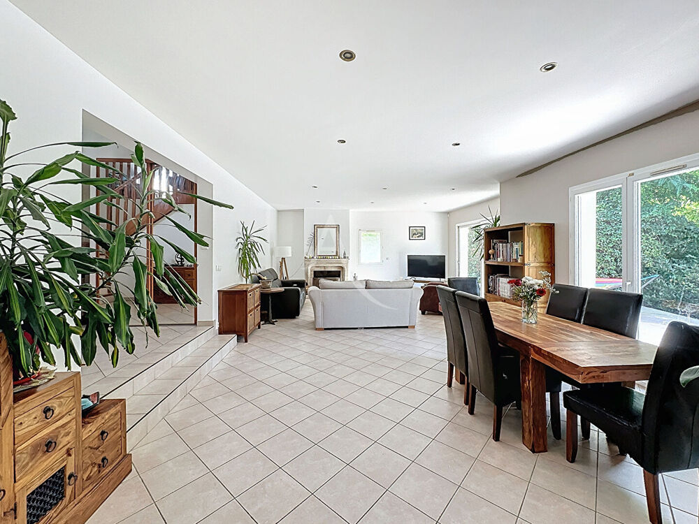 Maison coup de coeur à Mareuil-lès-Meaux - 6 chambres - 240 m2 - jardin de 836 m2 - garage double et nombreux stationnements