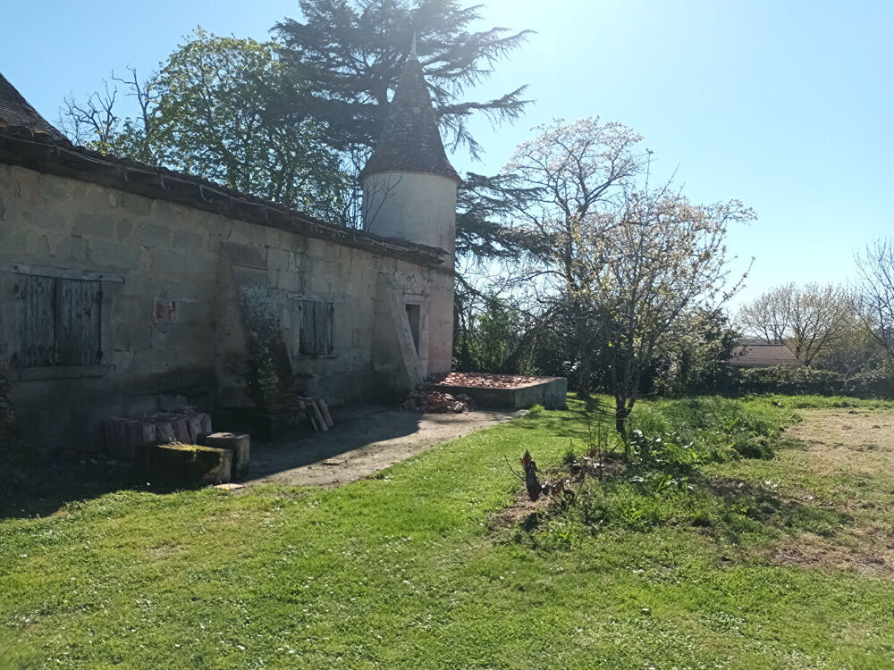 Maison de caractère avec pigeonnier et dépendances - 10kms Tonneins