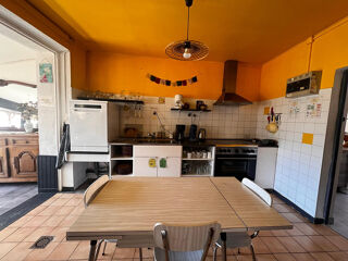  Immeuble � vendre 15 + pi�ces 318 m�