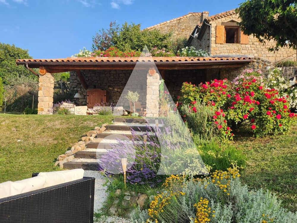 Maison en pierre avec piscine à vendre à Tauriers ? Proche Largentière