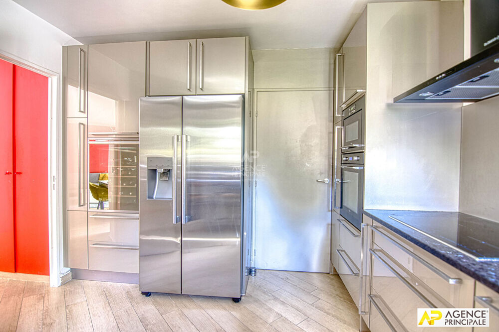 Vente Appartement Versailles Clagny Appartement 5 pièces 117.05 m² carrez en rez-de-jardin avec terrasse privative, cave et parking Versailles