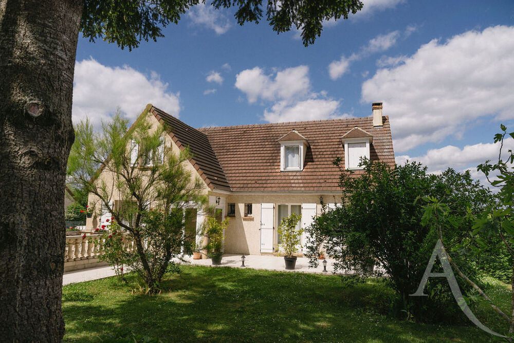 Belle maison sur S/sol total, 6 chambres sur 1573m² de terrain à PERDREAUVILLE