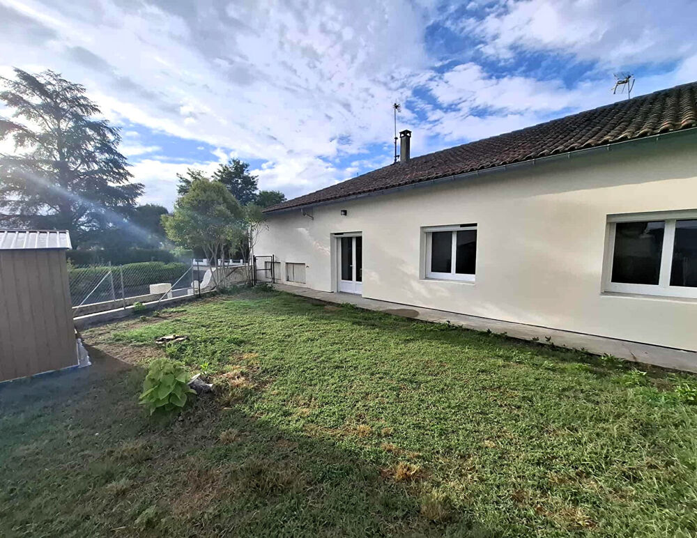 Vente Maison Ensemble immobilier rénové Deux maisons et un garage loués, revenus immédiats Villeneuve de marsan