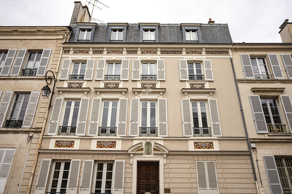 Vente Appartement Versailles Notre-Dame Appartement 5 piècxes 129 m² carrez situe au 1er étage avec cave Versailles