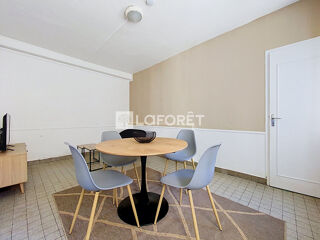  Appartement à louer 2 pièces 45 m²